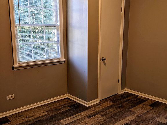 5th image of 113 Bradley Dr