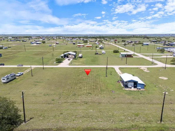 24 Eel Ct, Palacios, TX 77465
