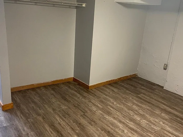 2369 W Clifton Ave — Photo 14