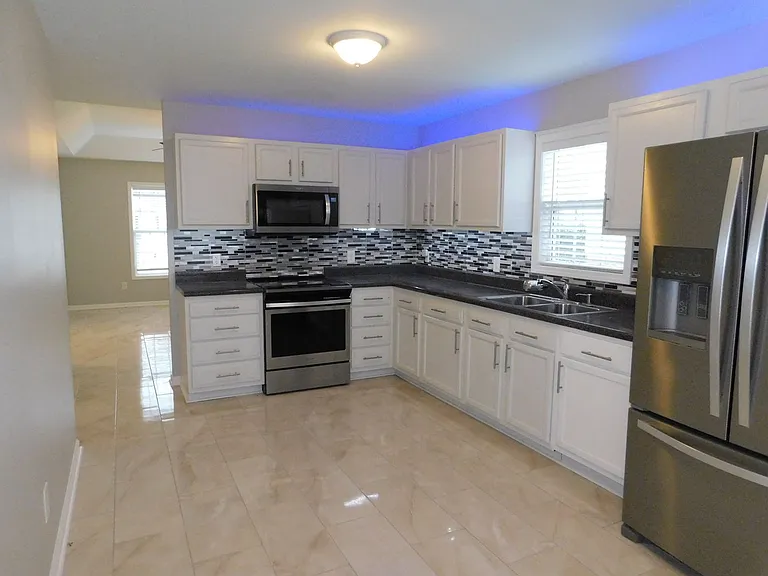 2027 E Park Dr — Photo 9