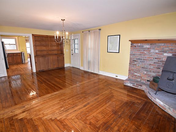 5th image of 569 Buck Hill Road