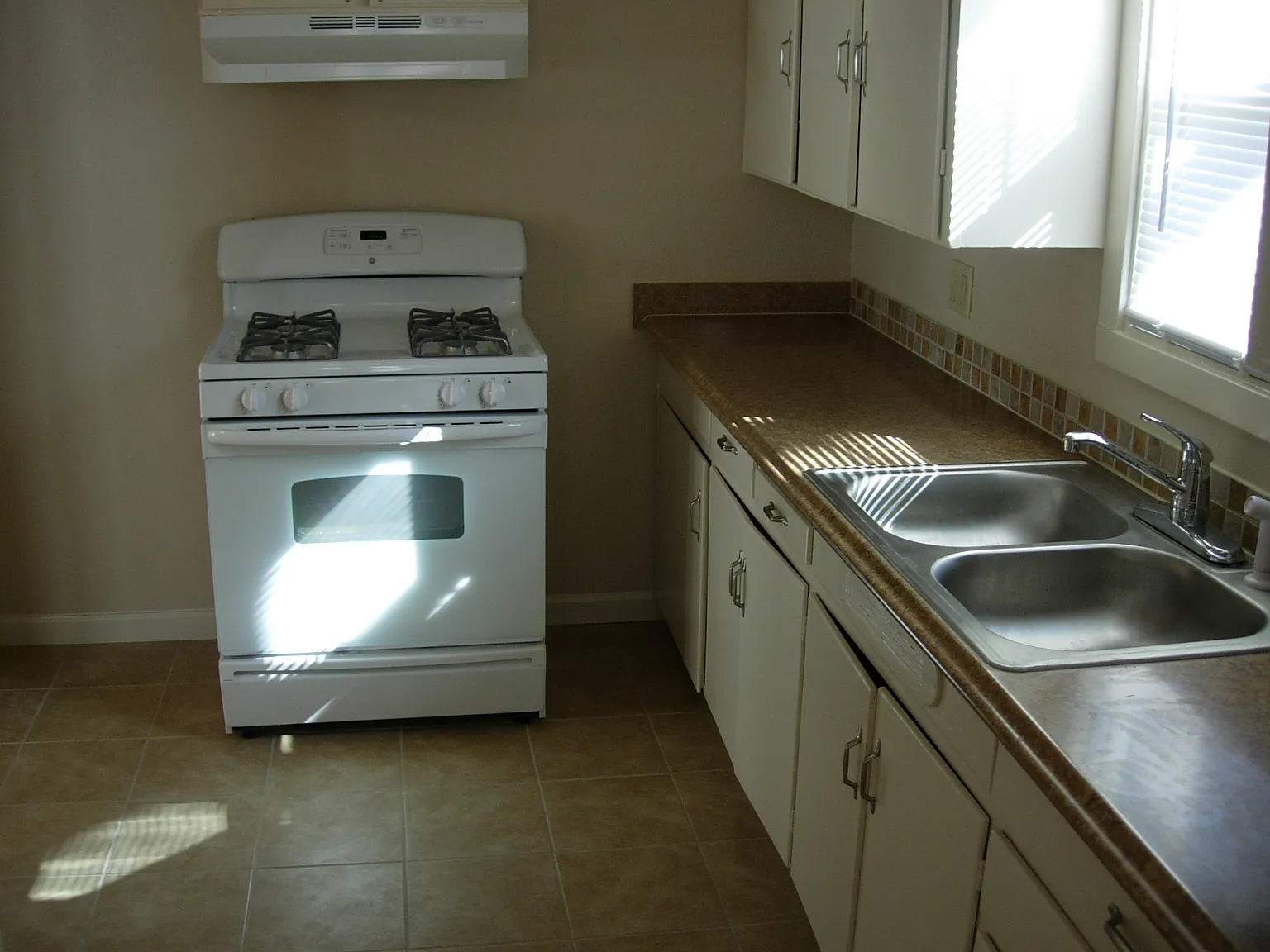 1 bed, 500 sqft, $950 — Photo 3