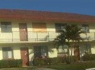 100 Nottingham Cir APT B, Greenacres, FL 33463