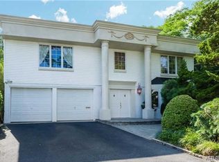 3130 Wynsum Ave, Merrick, NY 11566