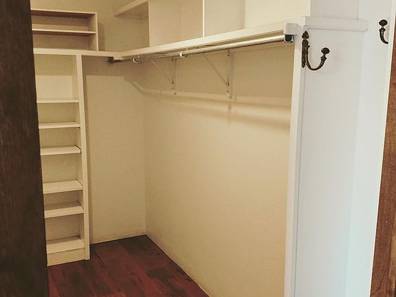 Walk in closet right side