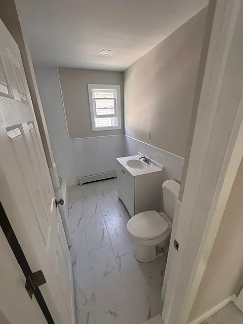3 bed, 900 sqft, $2,000 — Photo 4