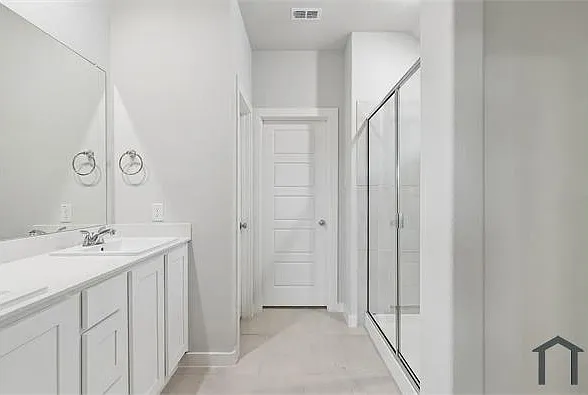 986 Olive Dr — Photo 13