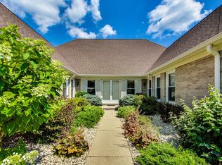 165 Fox Hunt Trl, Barrington, IL 60010