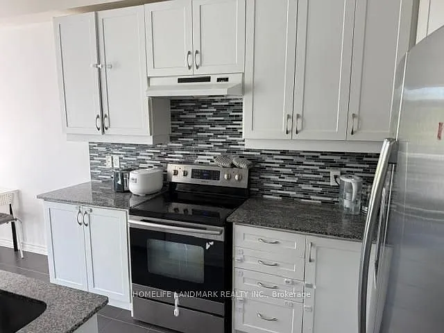 37 Napanee St — Photo 5