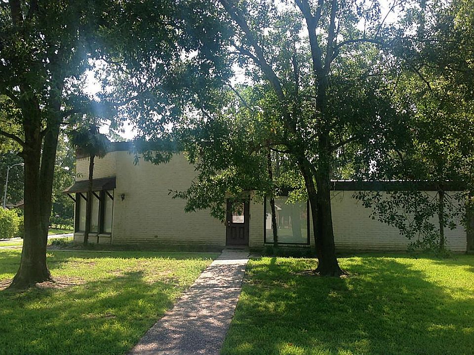 1st image of 16210 Spinnaker Dr