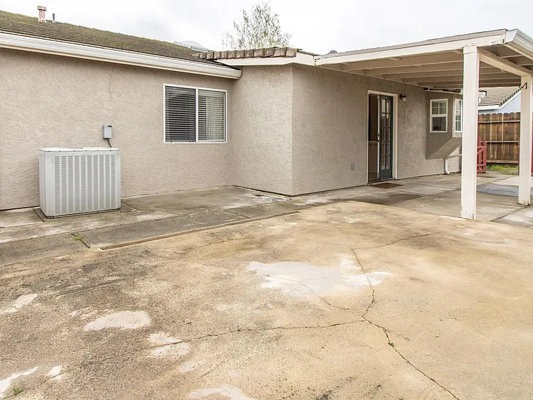 19526 Dover Dr — Photo 18