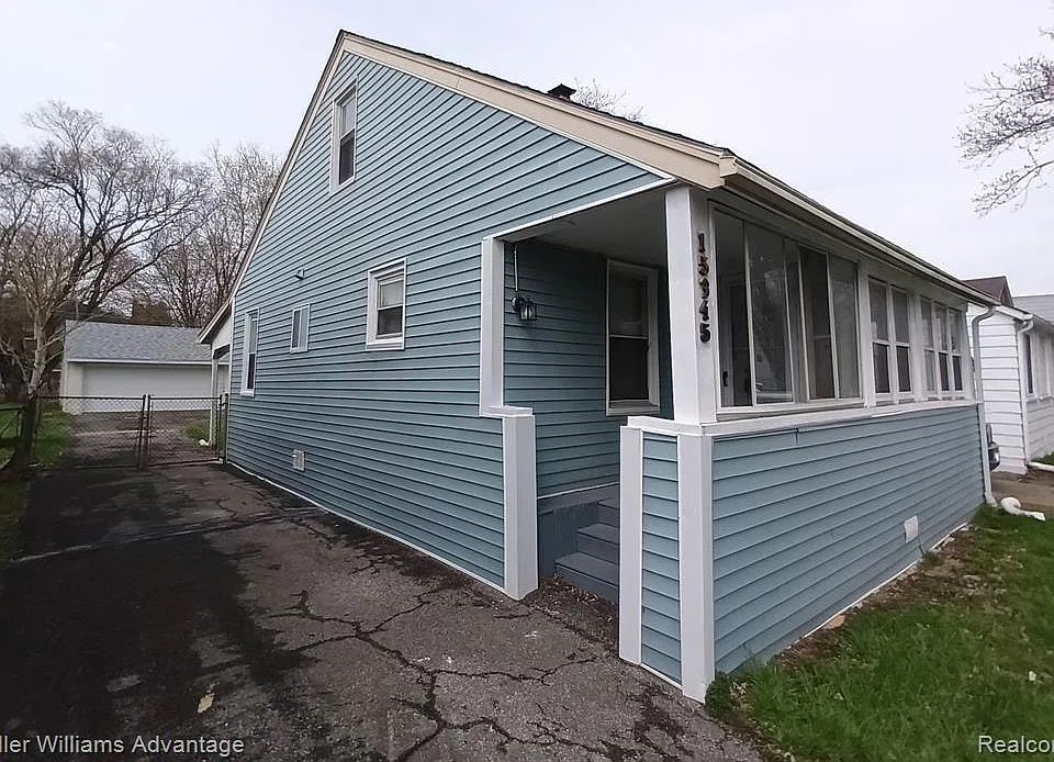 15345 Sumner