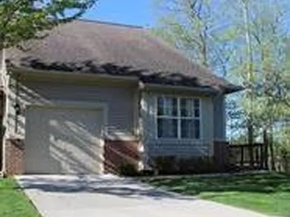 41785 Independence Dr, Novi, MI 48377