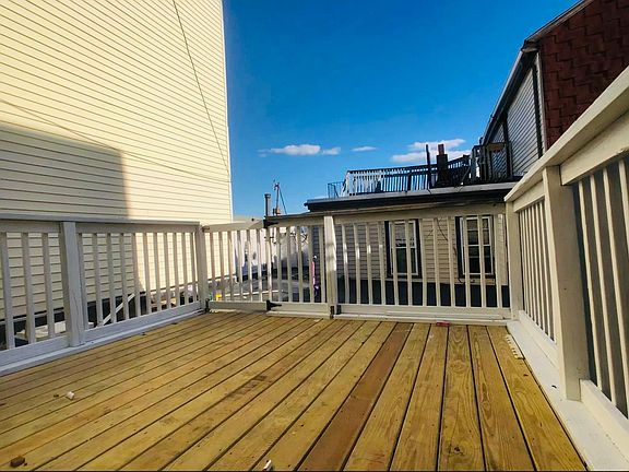 Outdoor private deck