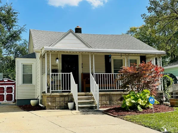 9125 Dudley St, Taylor, MI 48180
