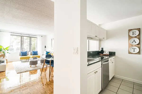 Rented by Lisa Management | media 5