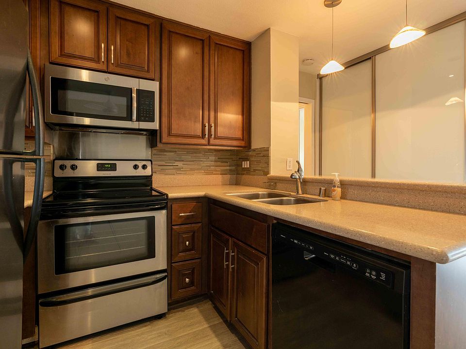 1st image of 4600 Lamont St #306