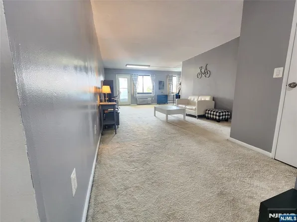 307 Prospect Ave APT 4D, Hackensack, NJ 07601