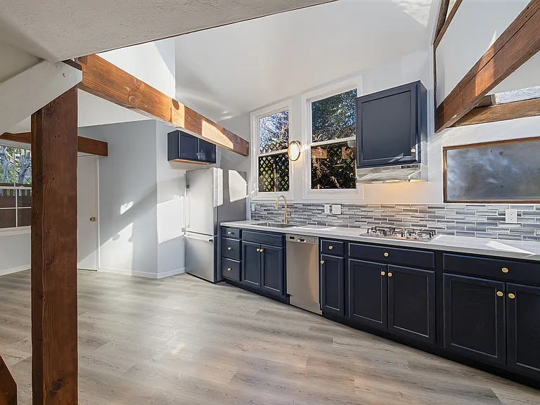 254 Throckmorton Ave #C — Photo 18
