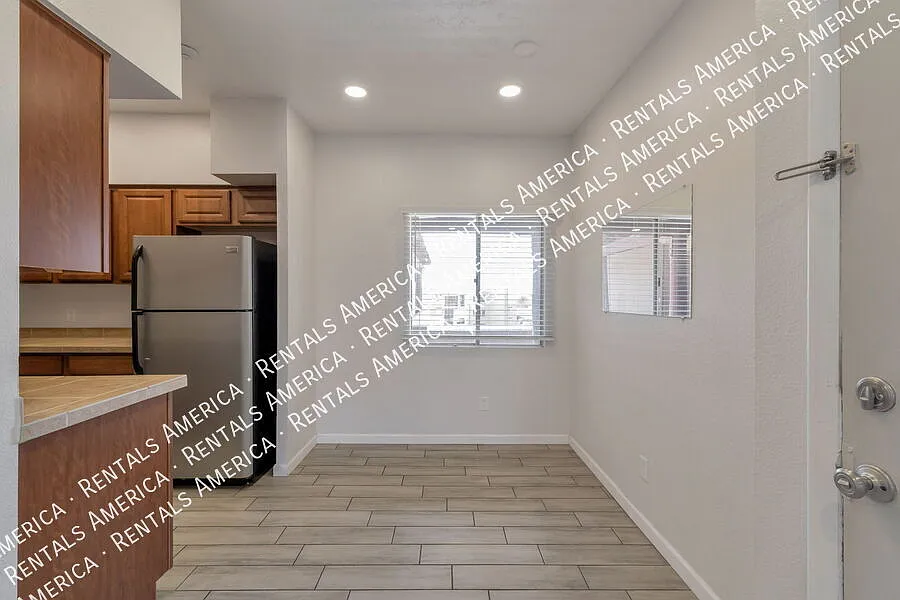 Move-in-ready 2 bedrooms and 2 baths condo in the heart of Tucson — Photo 3
