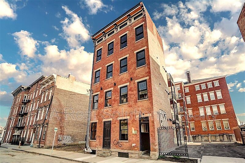 1st image of 209 Wade St Unit 1