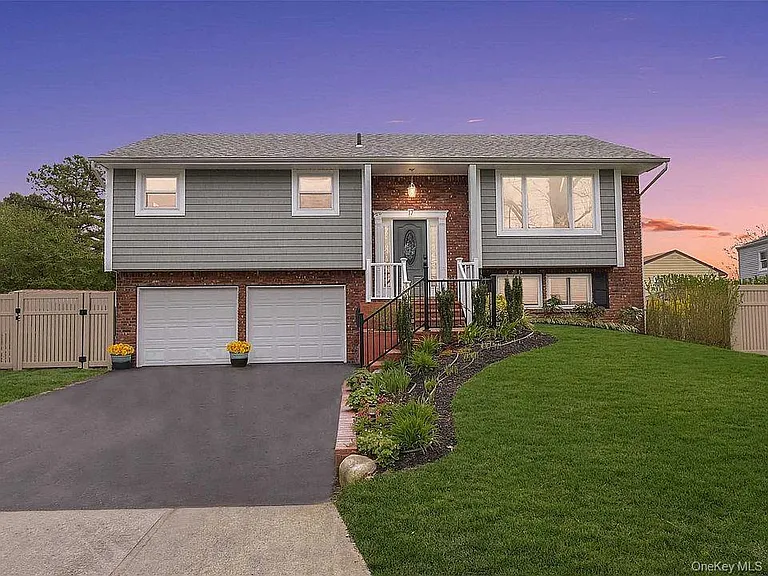 17 Circle Dr E — Photo 1