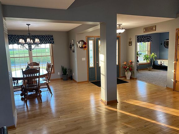 5th image of 200 Hill Rose Ln