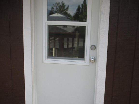 5th image of 915 Jennings St