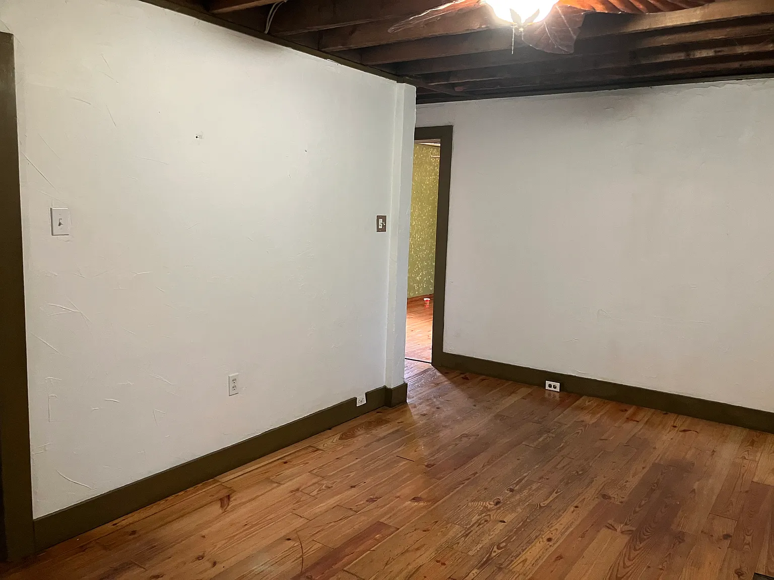4 bed, 1600 sqft, $1,900 — Photo 2
