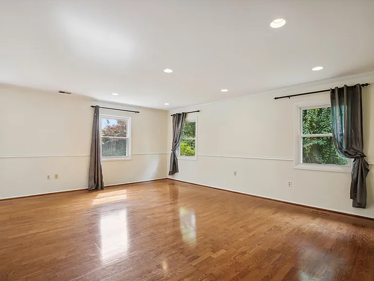 4607 Marshall Hall Ln — Photo 4