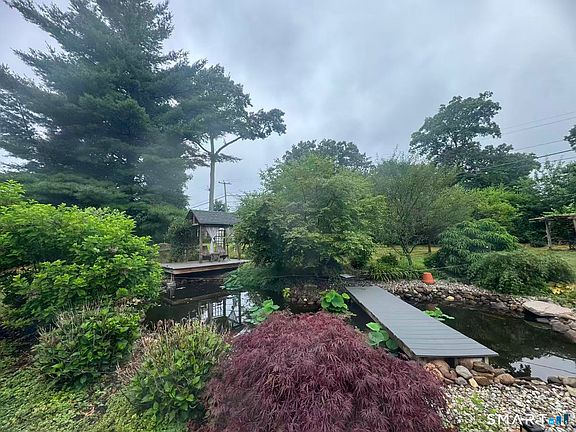 4th image of 1122 Fienemann Road