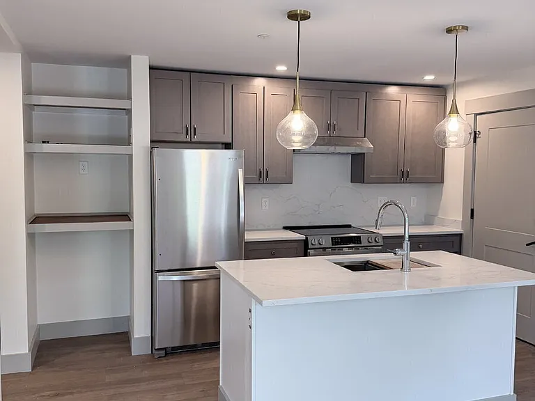 110 Silver St #201 — Photo 3