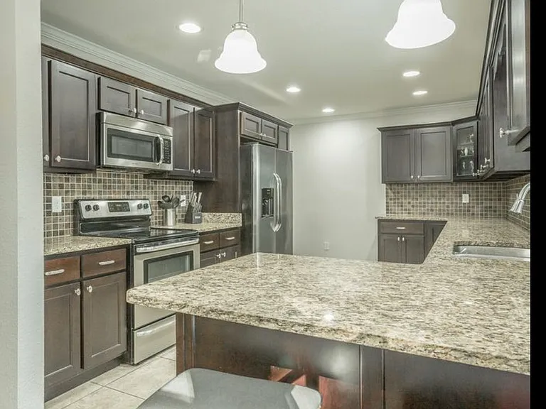 4800 Maryland Dr — Photo 5