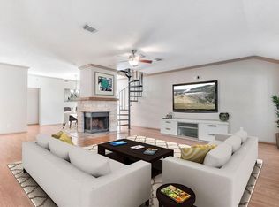 98 W Trillium Cir, The Woodlands, TX 77381