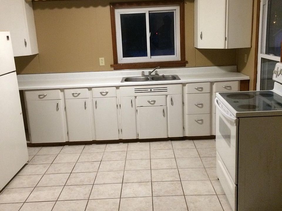2nd image of 209 Howard St #Upstairs