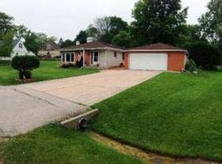 S76W19248 Sunset Dr, Muskego, WI 53150