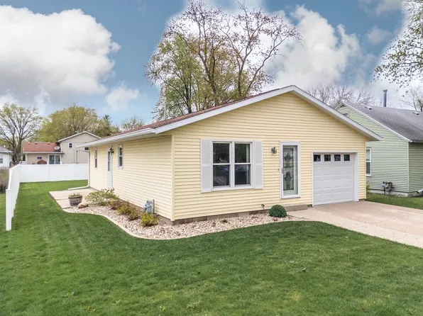 617 W Sherman Ave, Pontiac, IL 61764