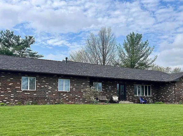 57 Jibby Ests, Sullivan, IL 61951