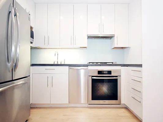 Rented by Sotheby's International Realty | media 22