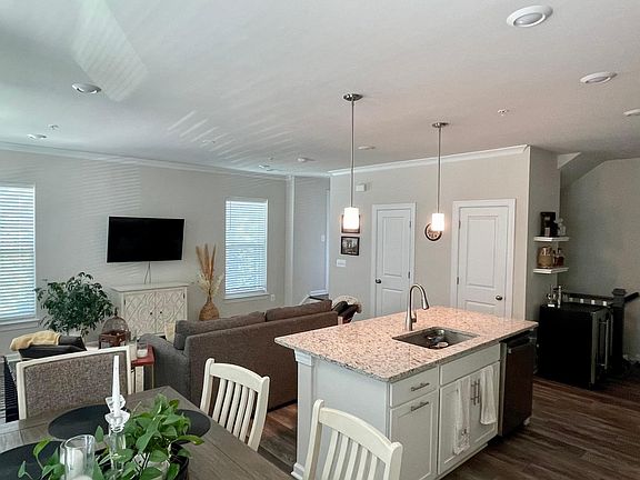 4th image of 2412 Stella Pl Unit 1