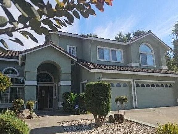 3rd image of 1078 La Fleur Way