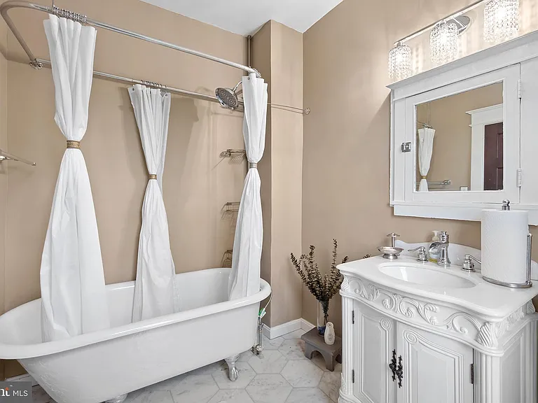 1501 Crittenden St NW — Photo 33