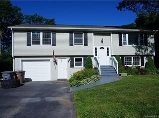 9 Alscot Dr, East Lyme, CT 06333