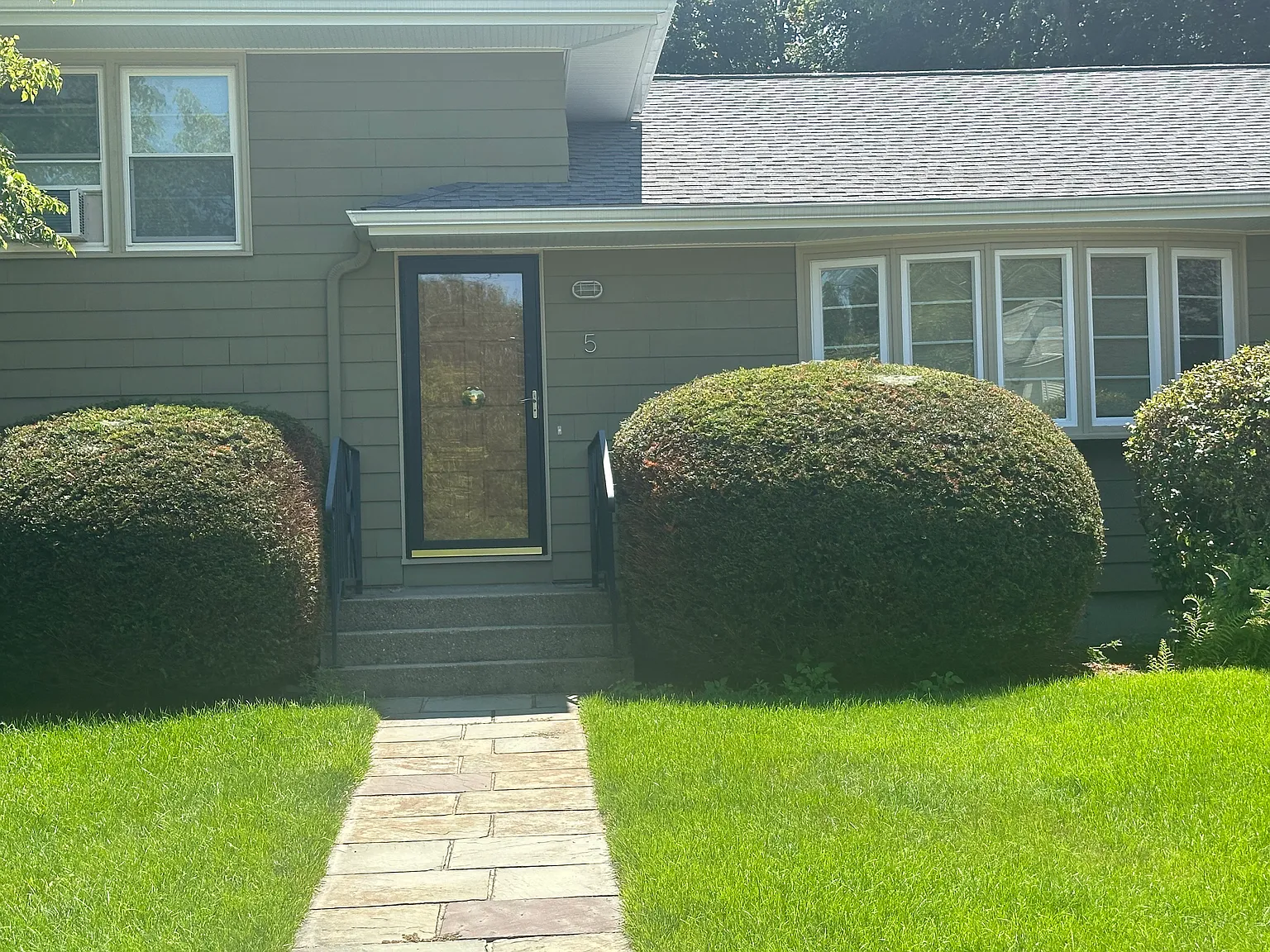 3 bed, 1950 sqft, $3,600 — Photo 1