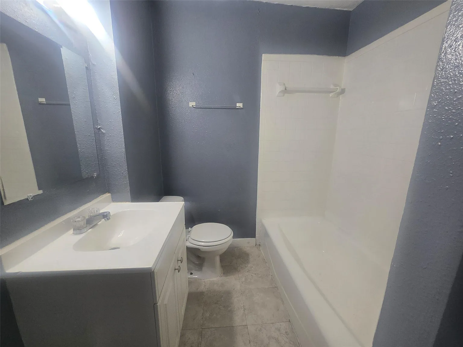 1 bed, 1.0 bath, 500 sqft, $850 — Photo 2
