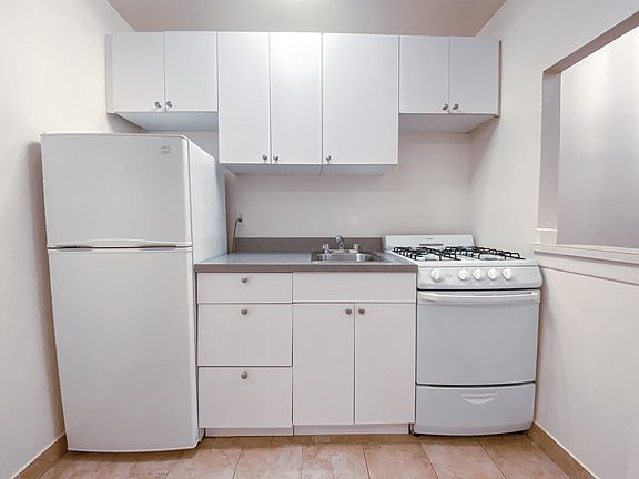 3rd image of 415 E 90th St #2E