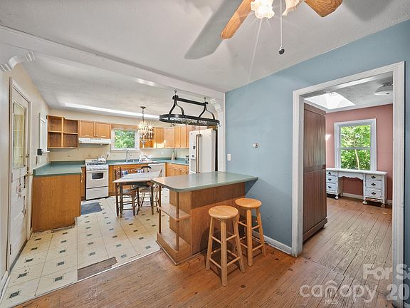4th image of 78 Green Oak Rd