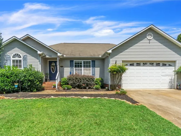 125 Red Globe Ln, Woodruff, SC 29388