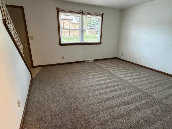 3848 Canterbury Dr, Erie, PA 16506