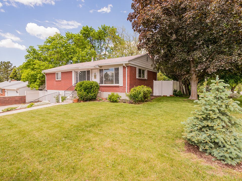 1st image of 3241 E Majestic Dr